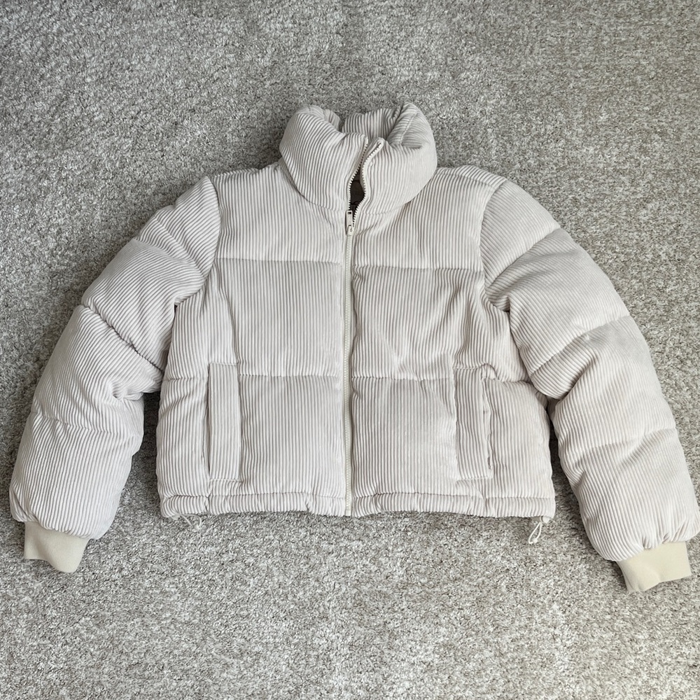 Hollister women’s puffy jacket